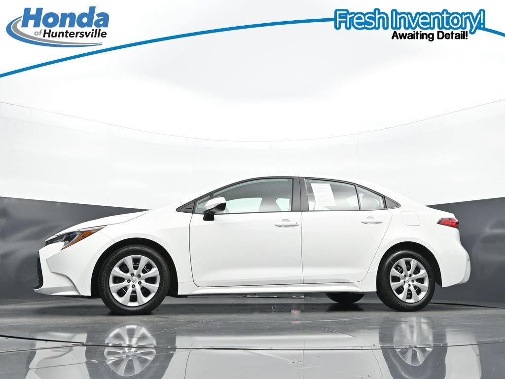 Used 2025 Toyota Corolla LE w/ Convenience Package FWD image 32