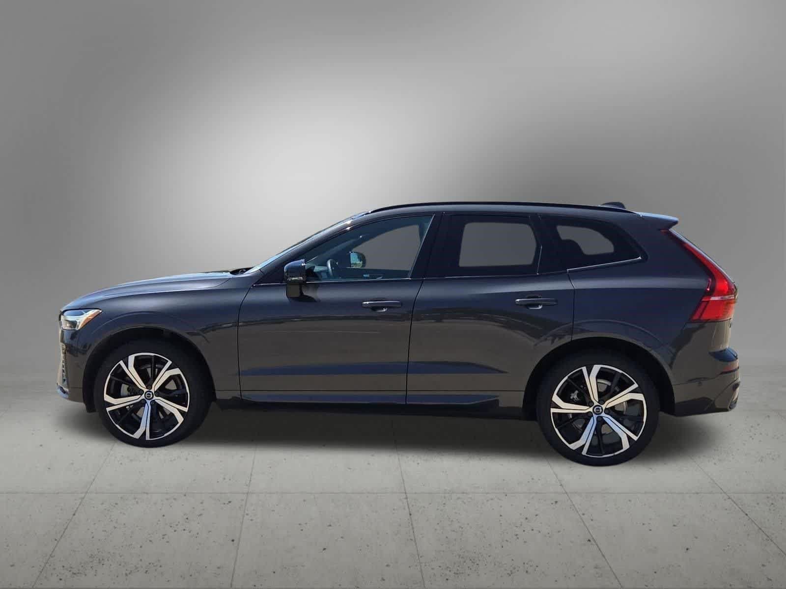 Used 2022 Volvo XC60 B6 R-Design w/ Advanced Package AWD/4WD image 3