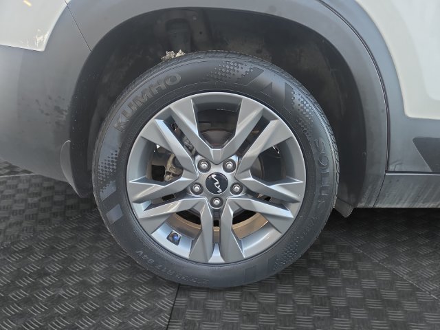 Used 2023 Kia Seltos S w/ Navigation Package FWD image 35