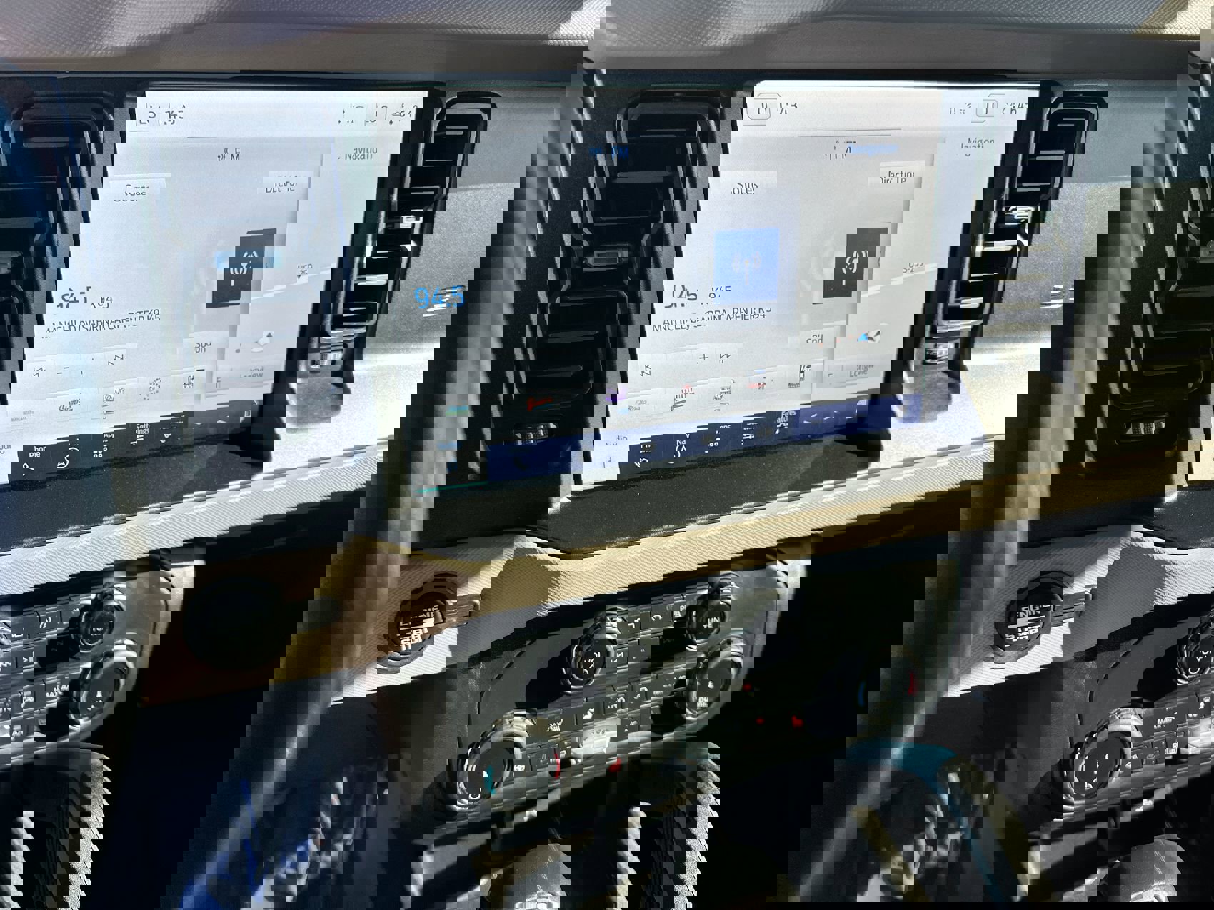 Used 2022 Ford Bronco Wildtrak image 16