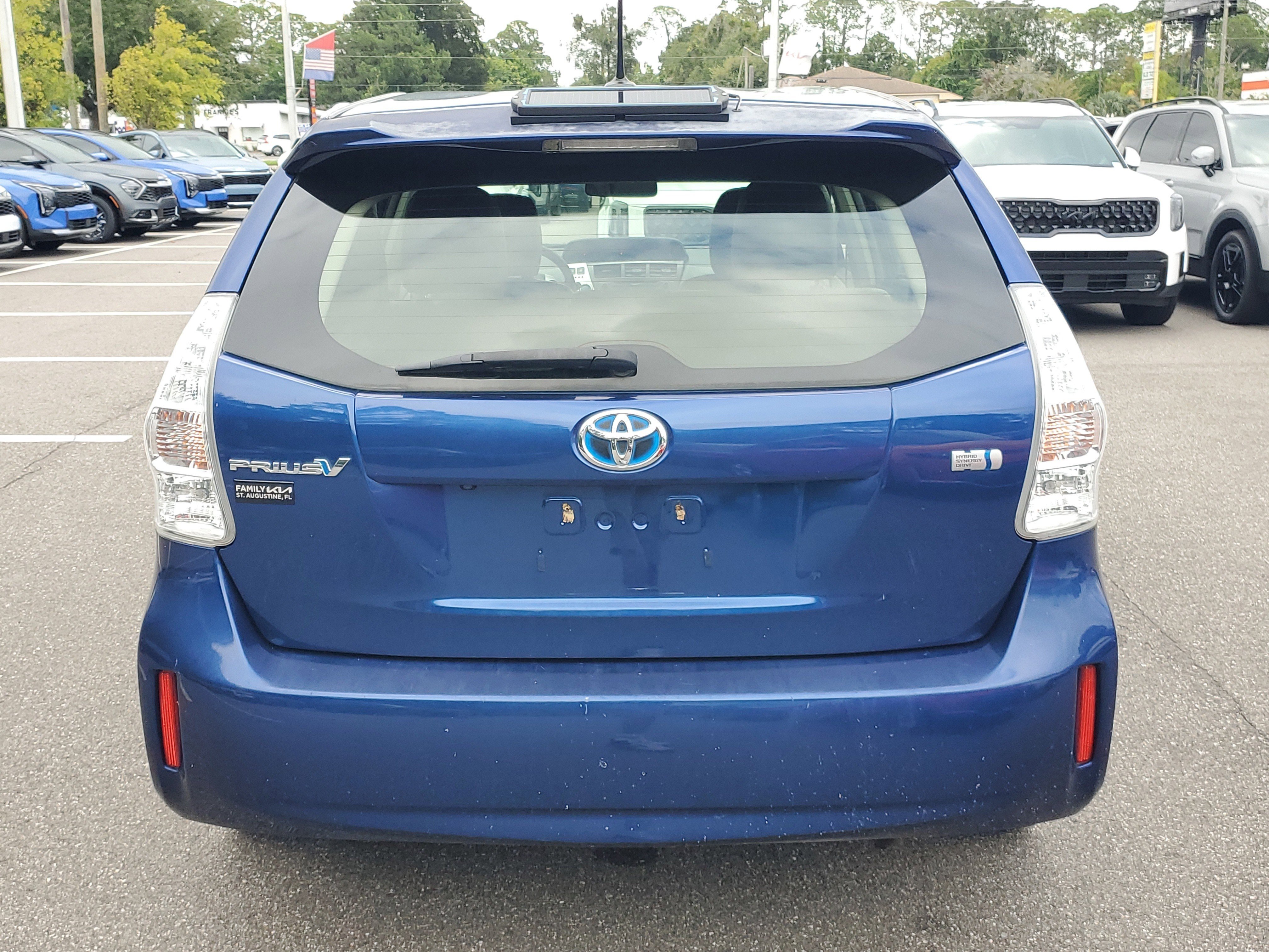 Used 2014 Toyota Prius V Two image 5