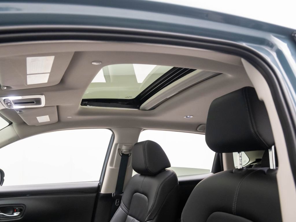 New 2026 Honda HR-V EX-L image 18