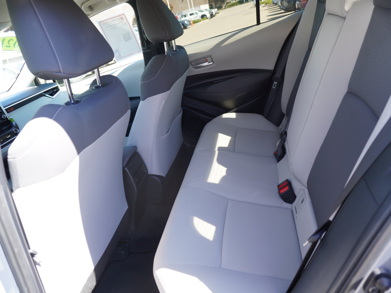 Used 2021 Toyota Corolla LE w/ Carpet Mat Package (TMS) FWD image 13
