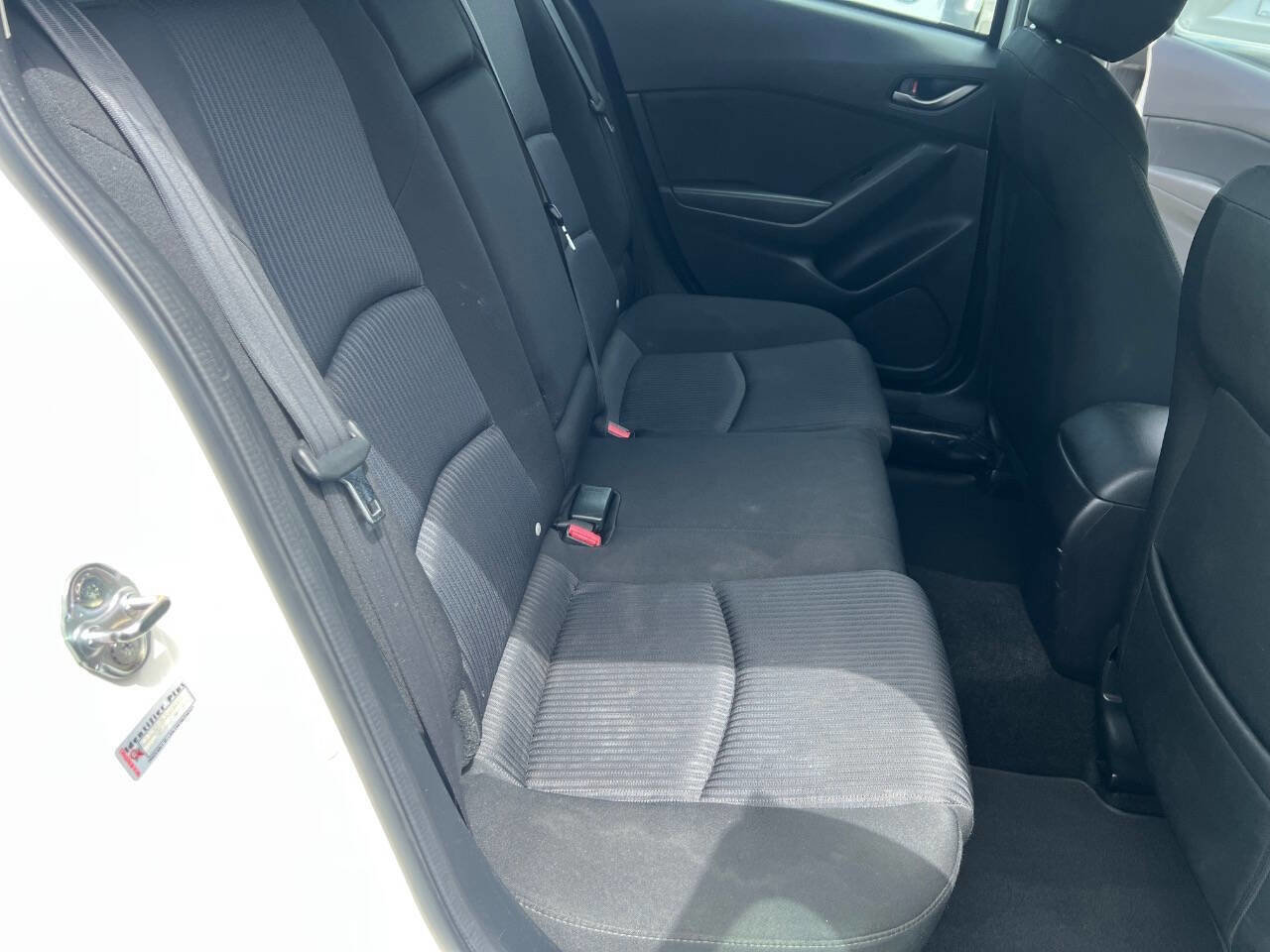 Used 2016 MAZDA MAZDA3 i Touring FWD image 11