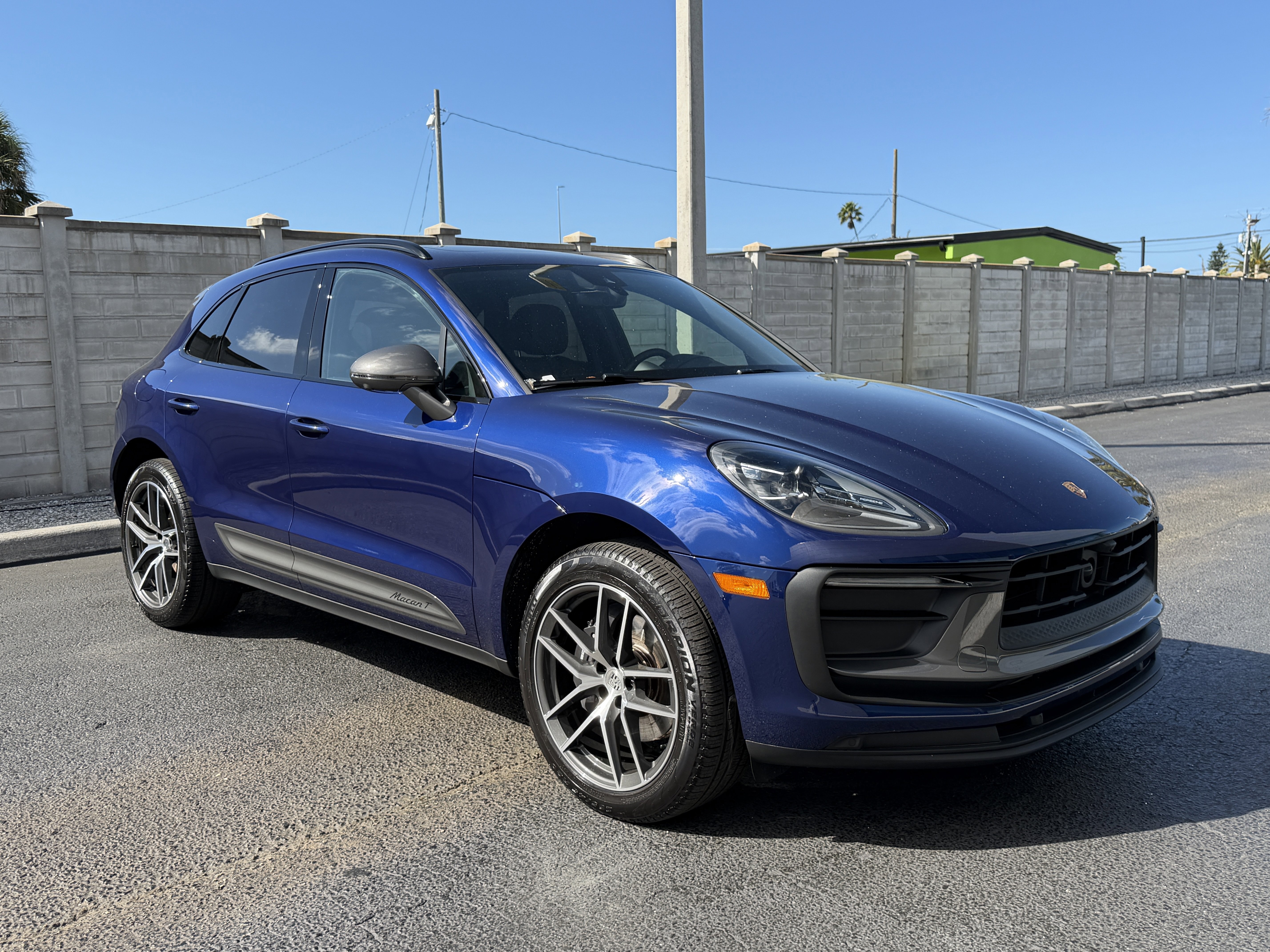 Certified 2025 Porsche Macan Turbo image 8