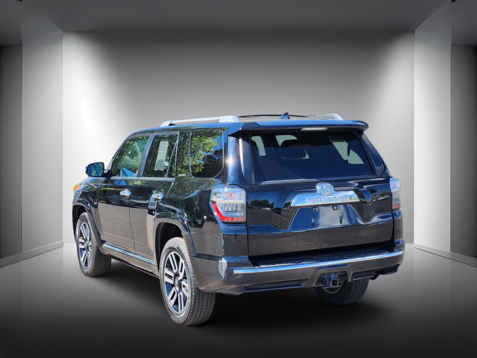 Used 2019 Toyota 4Runner Limited w/ Preferred Accessory Package AWD/4WD image 3