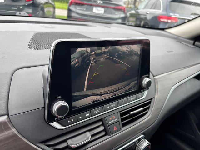 Used 2025 Nissan Altima 2.5 SV FWD image 22