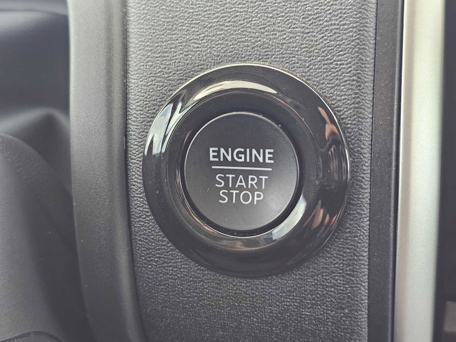 Used 2025 Ford Expedition Active AWD/4WD image 30