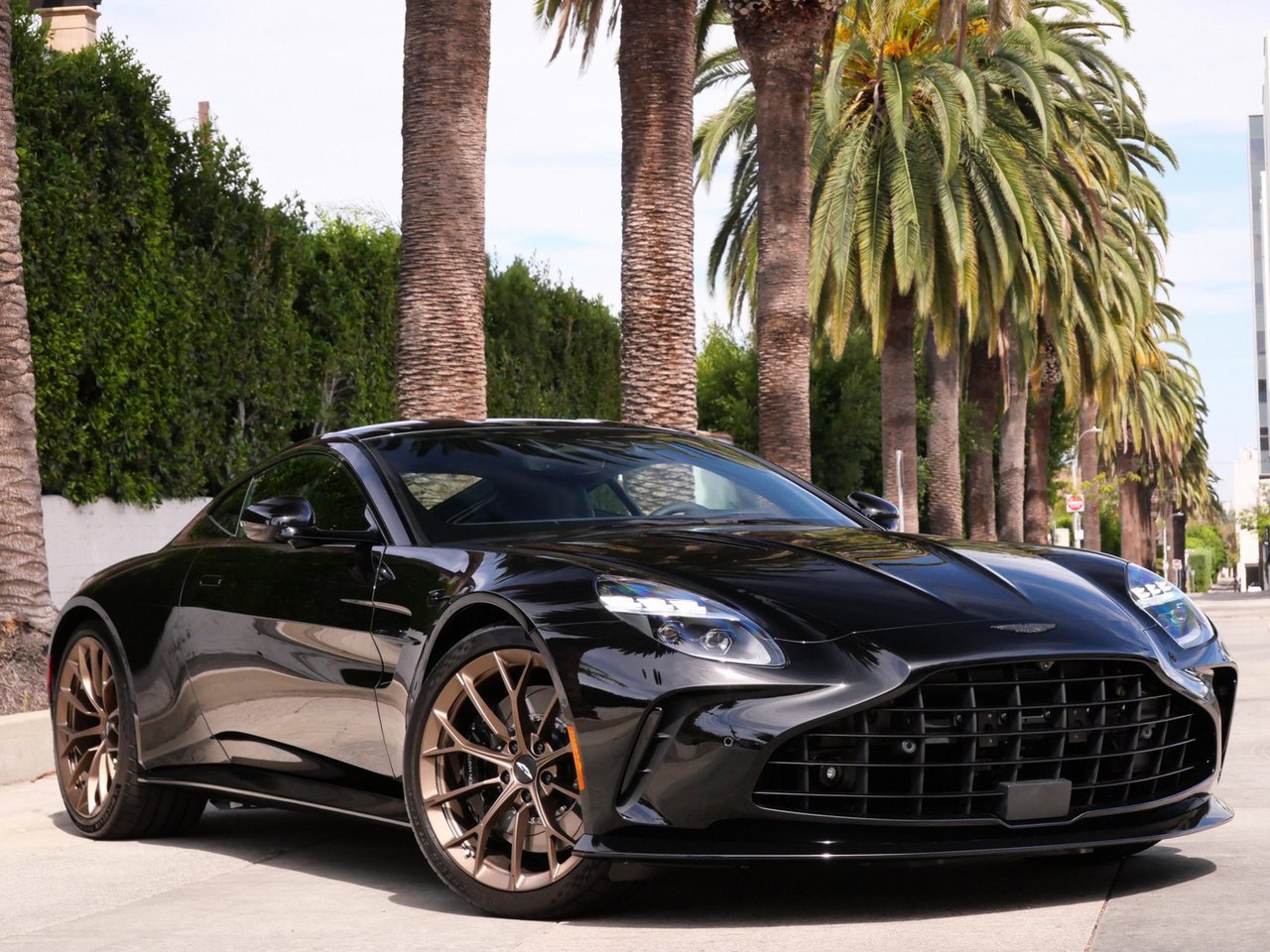 New 2026 Aston Martin V8 Vantage Coupe image 1