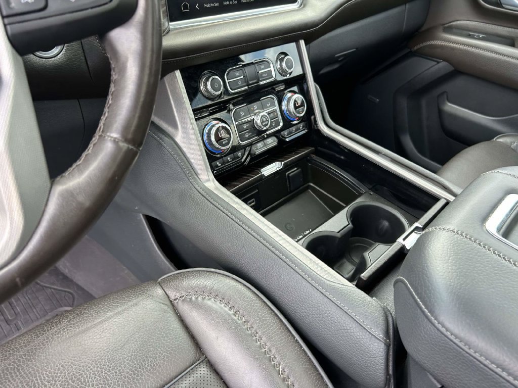 Used 2023 GMC Yukon Denali w/ Denali Reserve Package RWD image 20