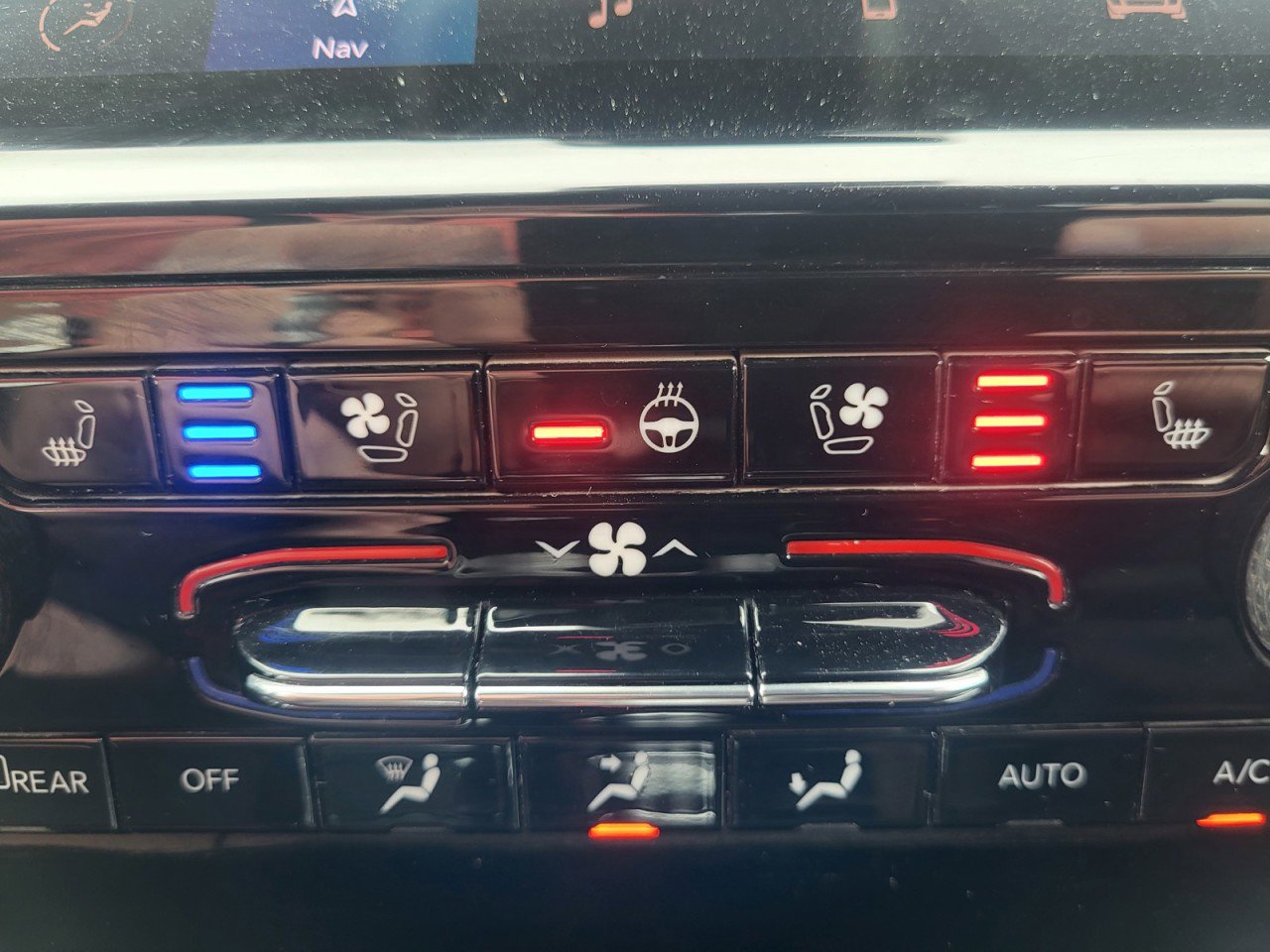 Used 2021 Jeep Grand Cherokee L Limited w/ Luxury Tech Group II image 16