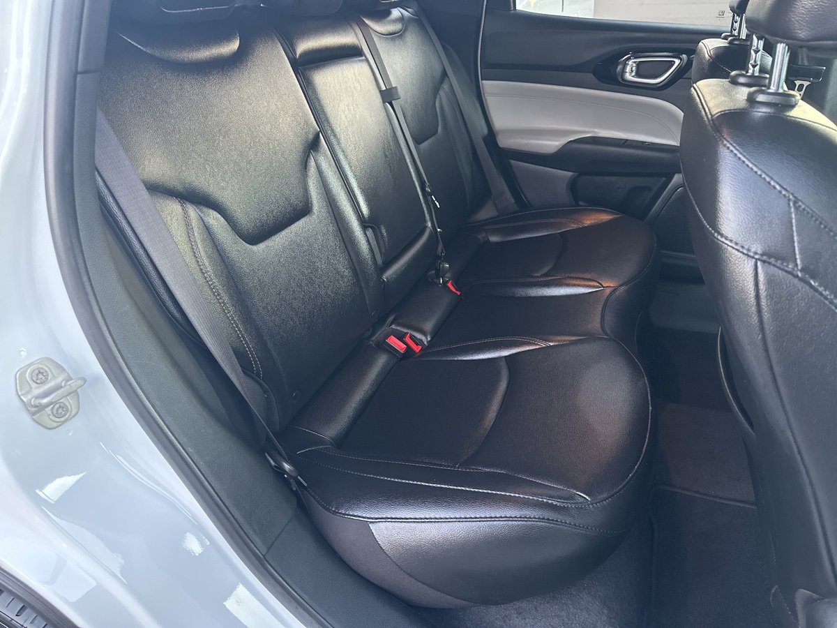 Used 2024 Jeep Compass Limited image 23