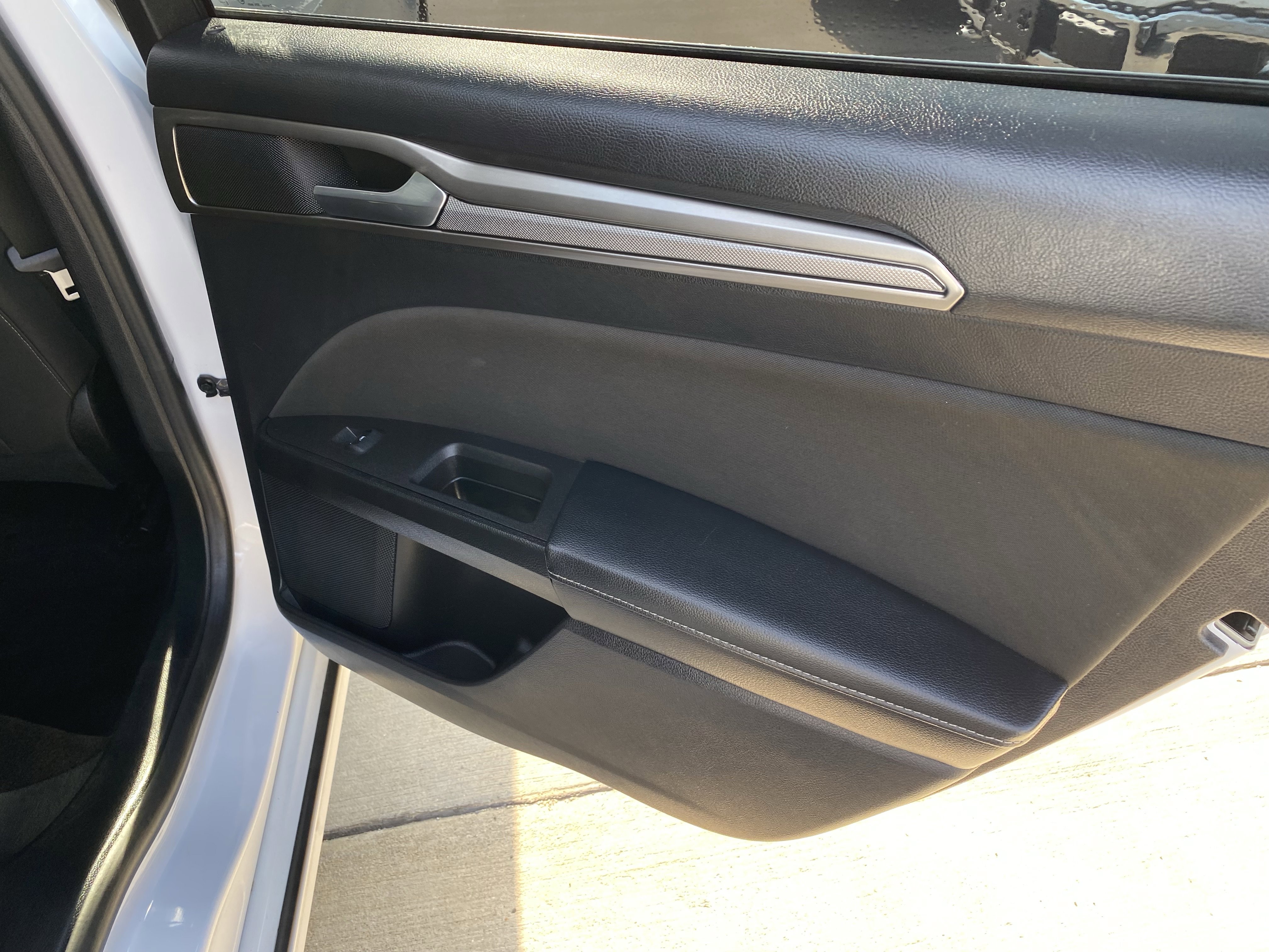 Used 2019 Ford Fusion SE FWD image 13