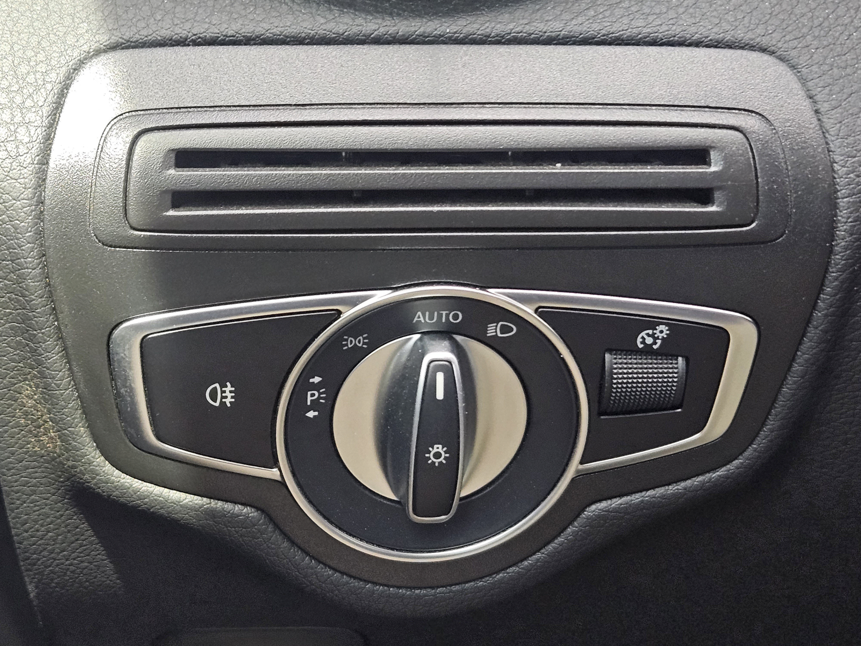 Used 2020 Mercedes-Benz GLC 300 image 14