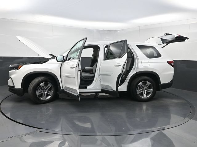 Used 2025 Honda Pilot EX-L image 42