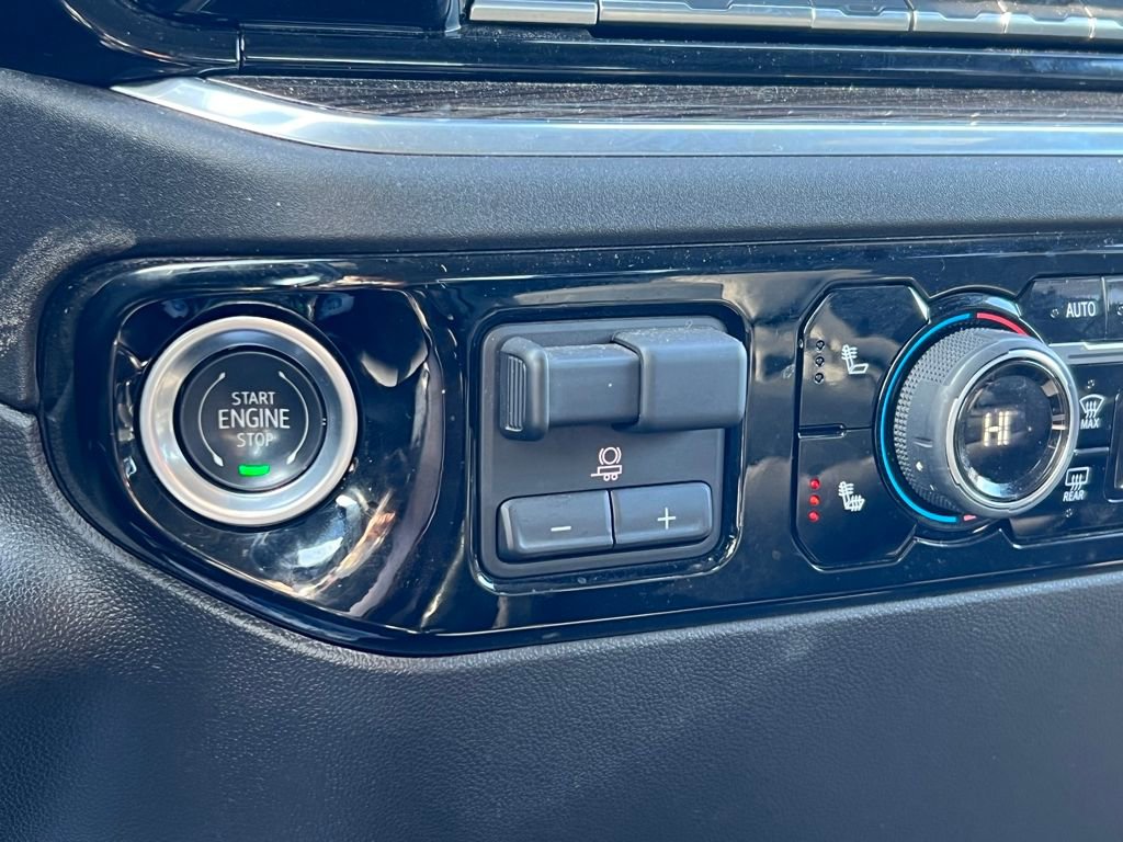 Used 2025 Chevrolet Silverado 2500 LT w/ Convenience Package image 29