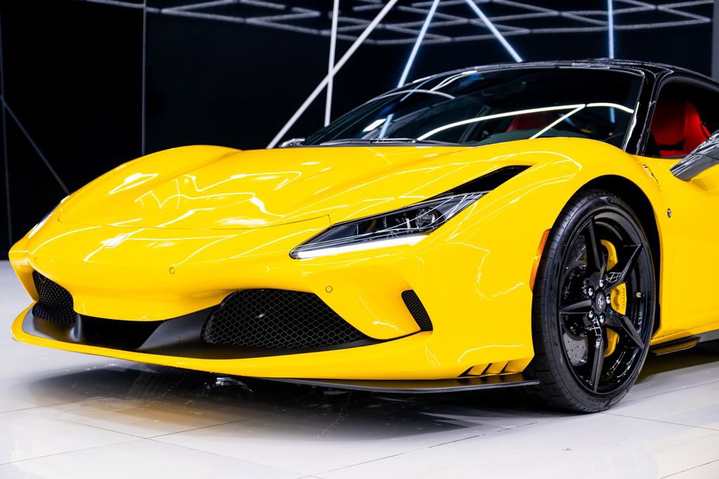 Used 2021 Ferrari F8 Tributo image 4