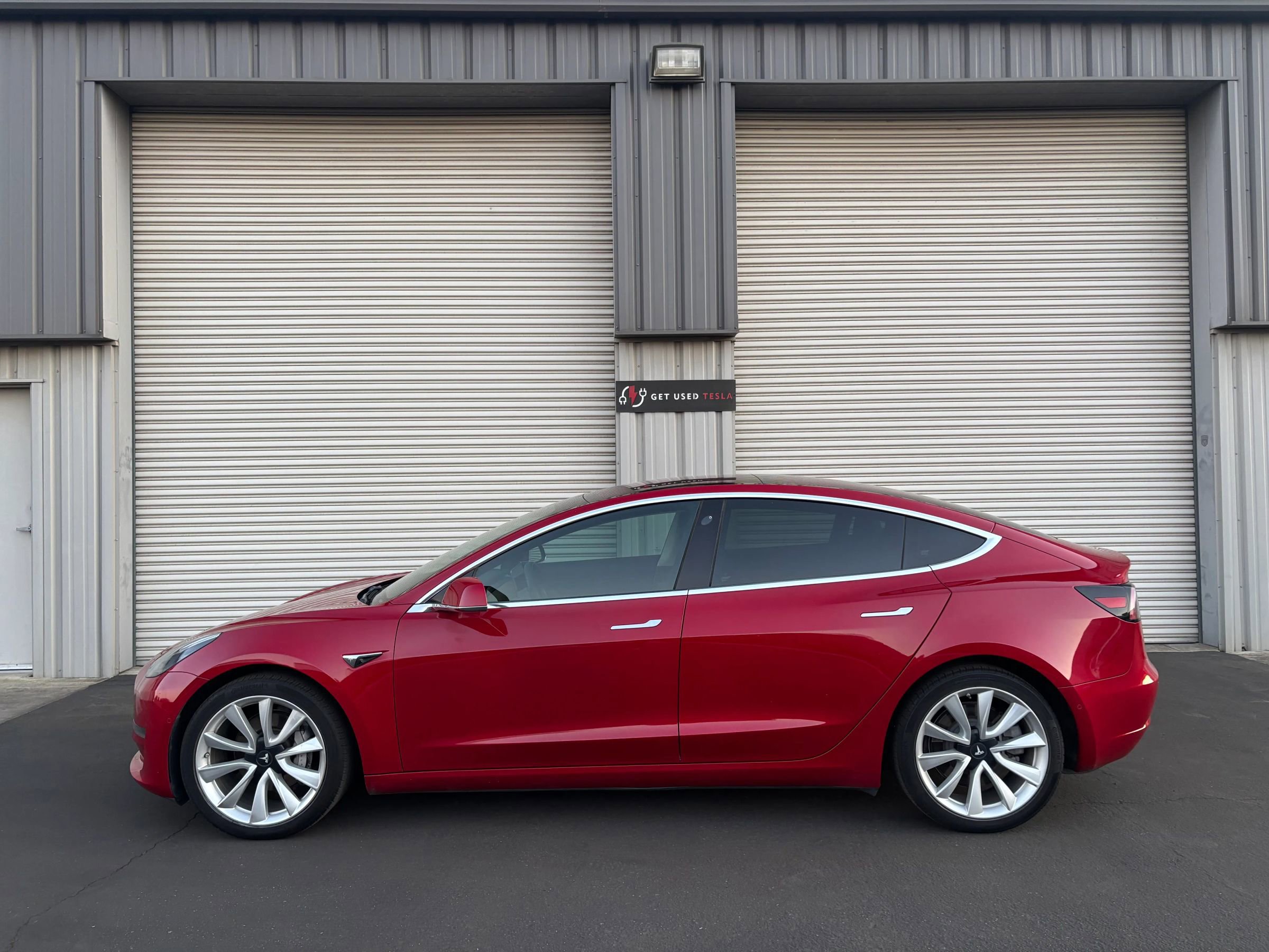 Used 2018 Tesla Model 3 Long Range image 3