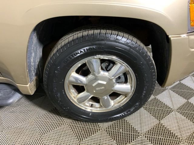 Used 2004 GMC Envoy SLE AWD/4WD image 13
