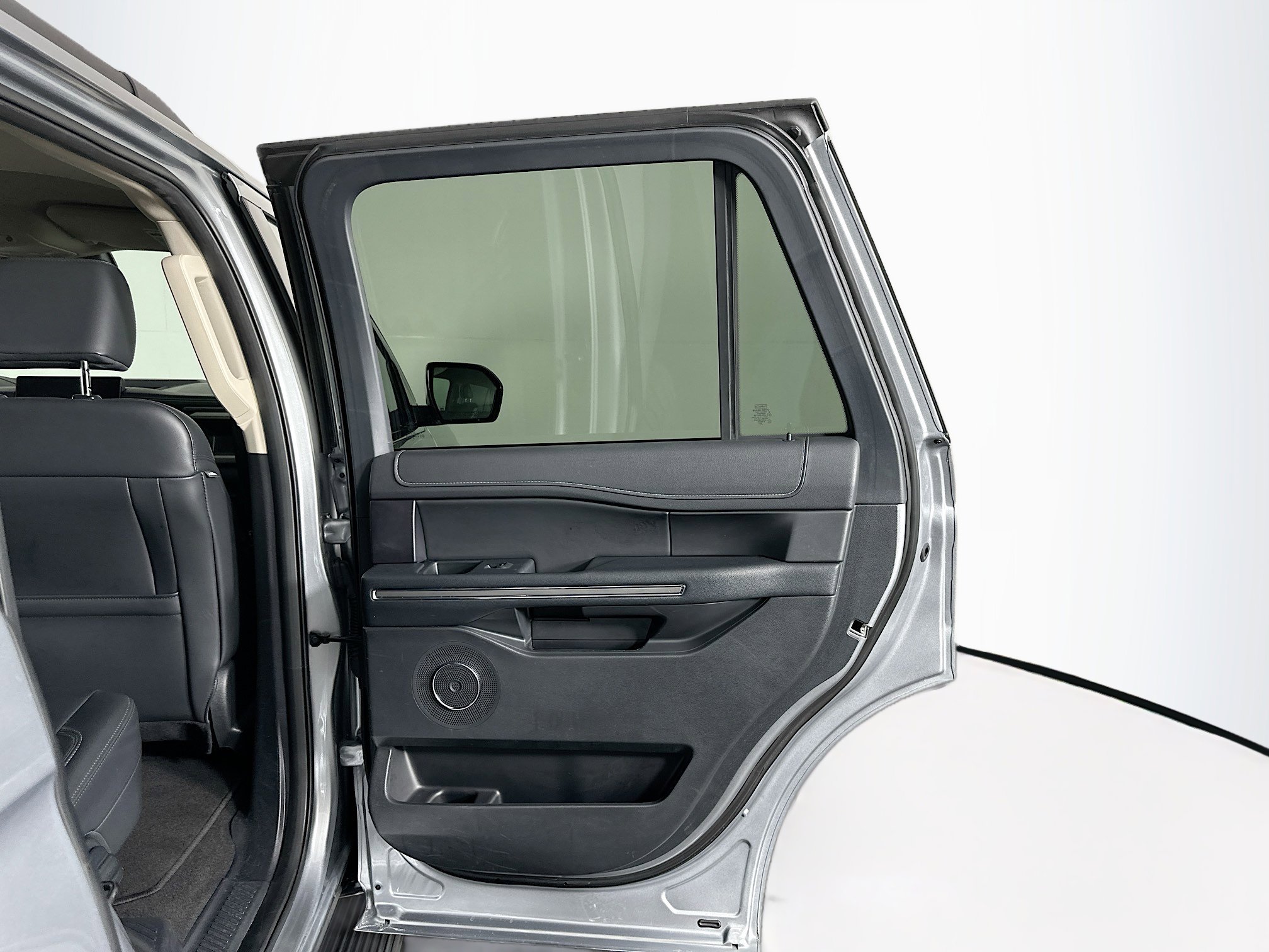 Used 2024 Ford Expedition XLT image 32