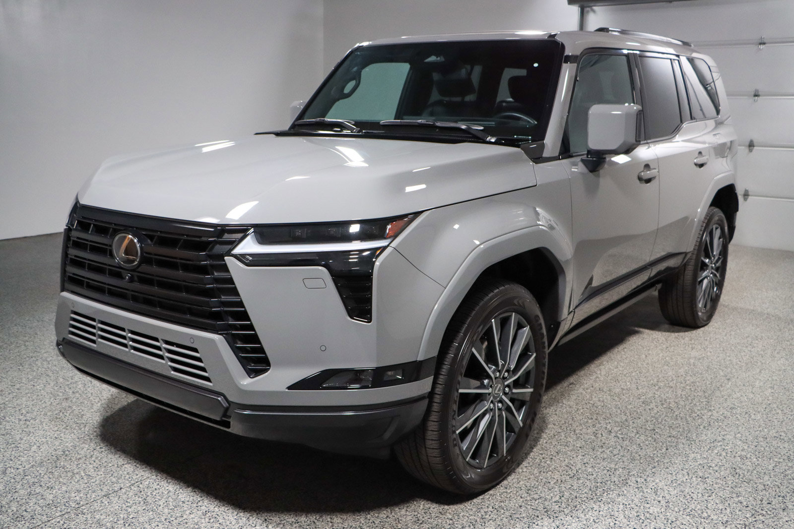 Used 2026 Lexus GX 550 w/ Accessory Package (2T) AWD/4WD image 37