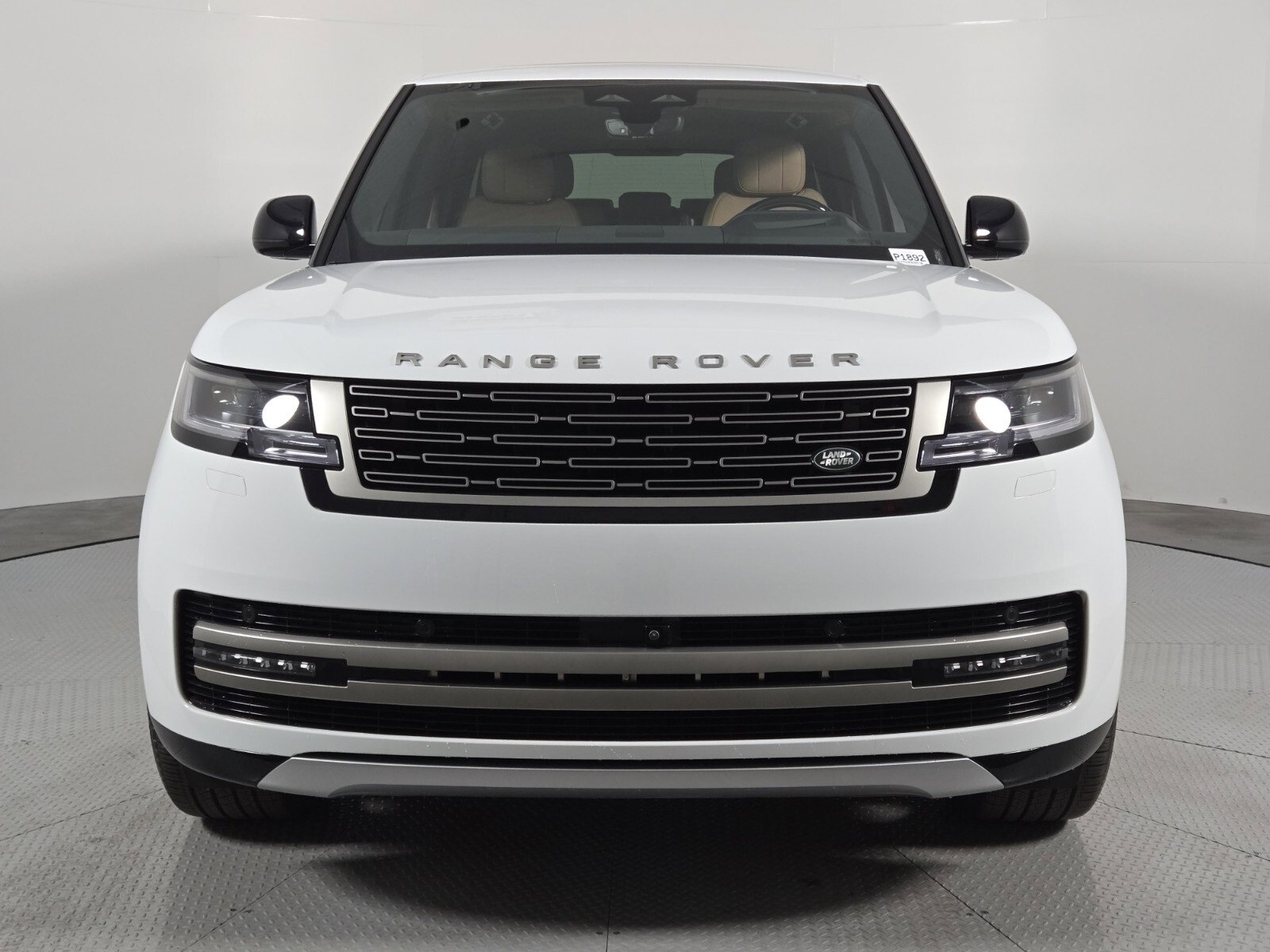 Used 2025 Land Rover Range Rover Long Wheelbase SE image 2