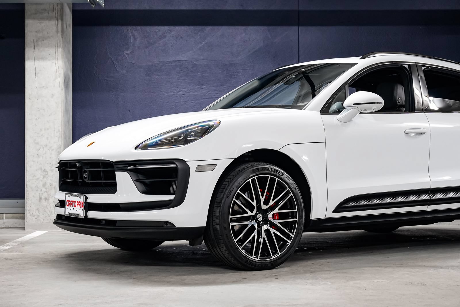 Used 2024 Porsche Macan S AWD/4WD image 40