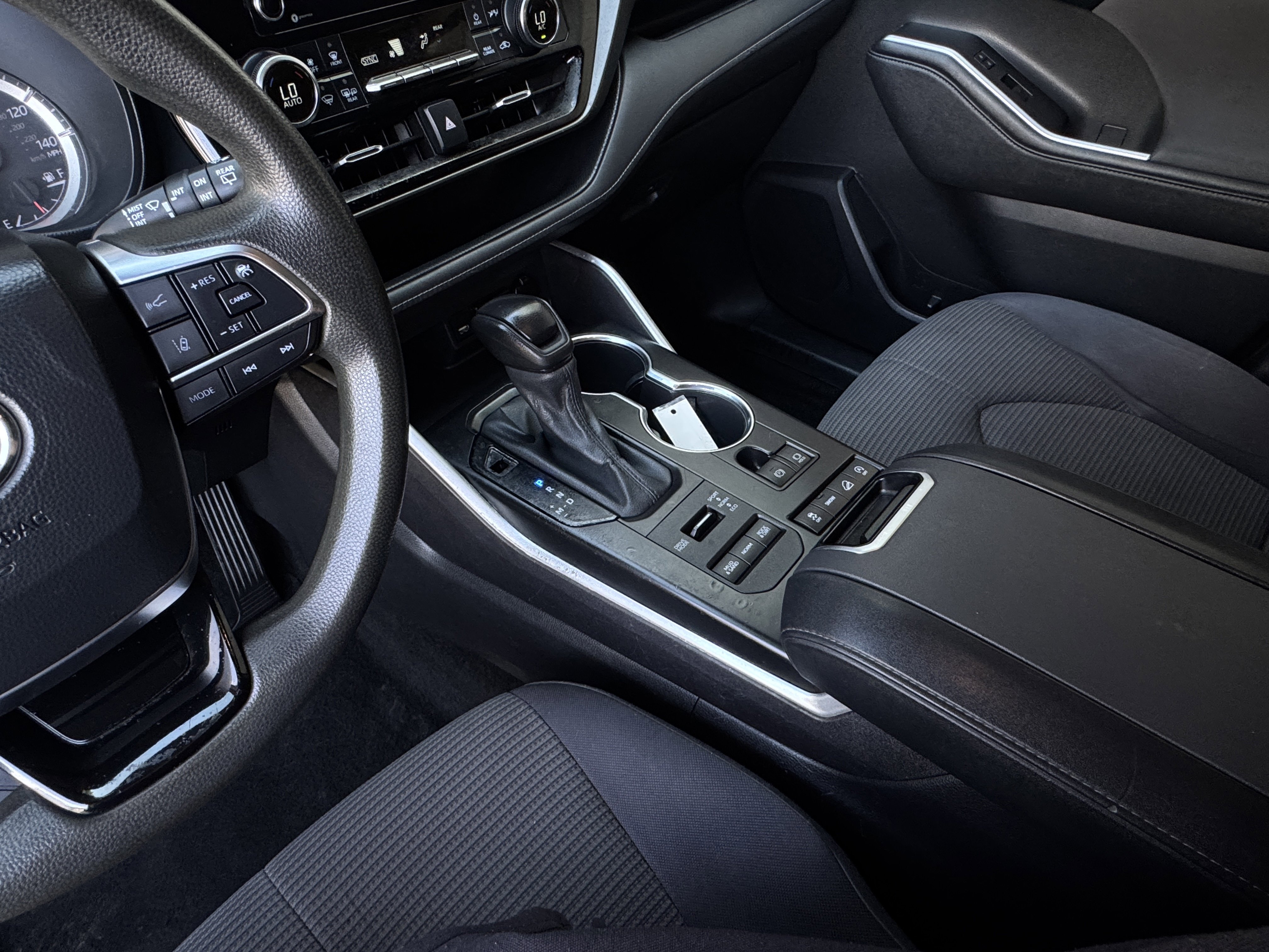 Used 2020 Toyota Highlander L image 20