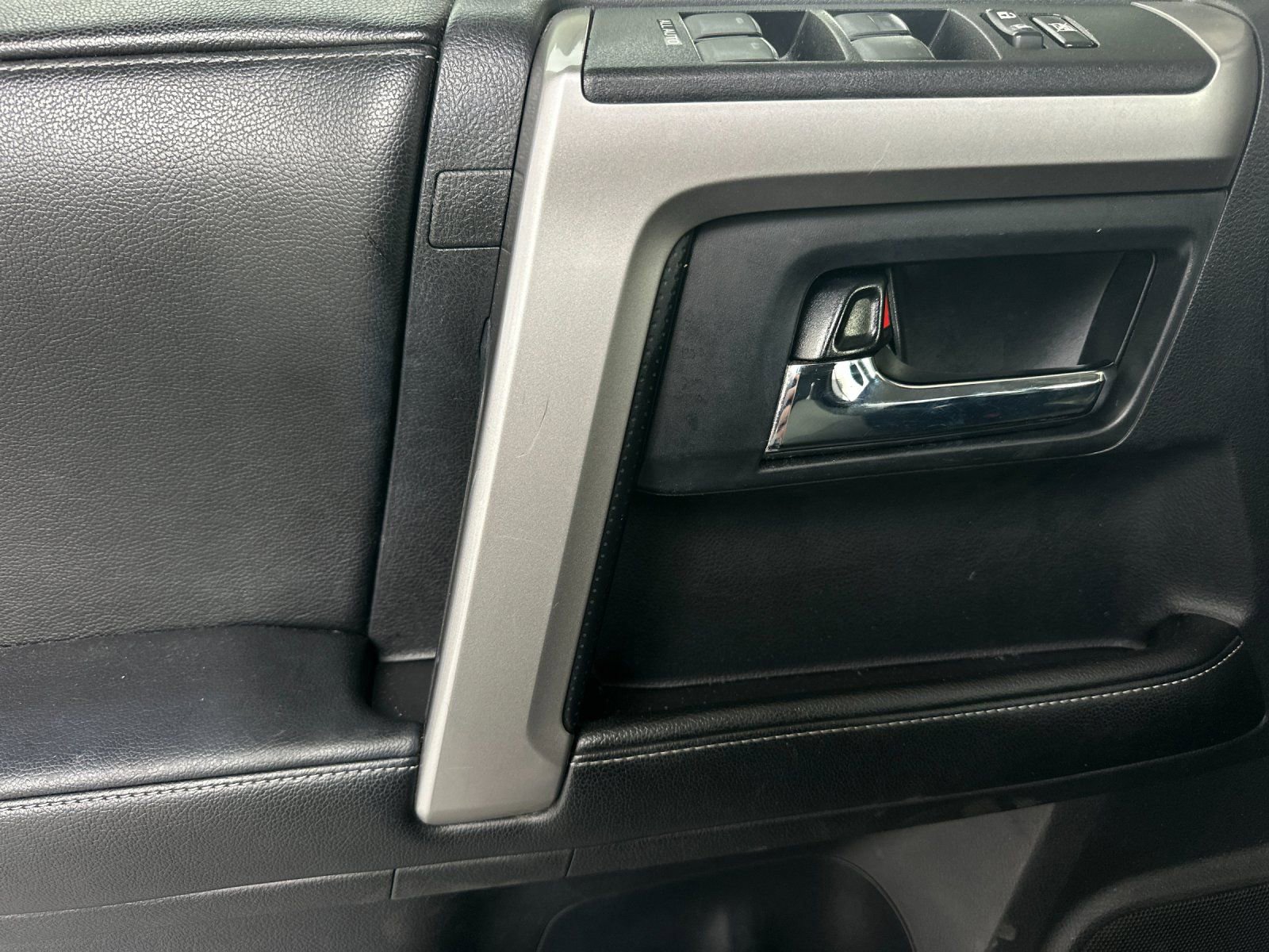 Used 2014 Toyota 4Runner SR5 image 10