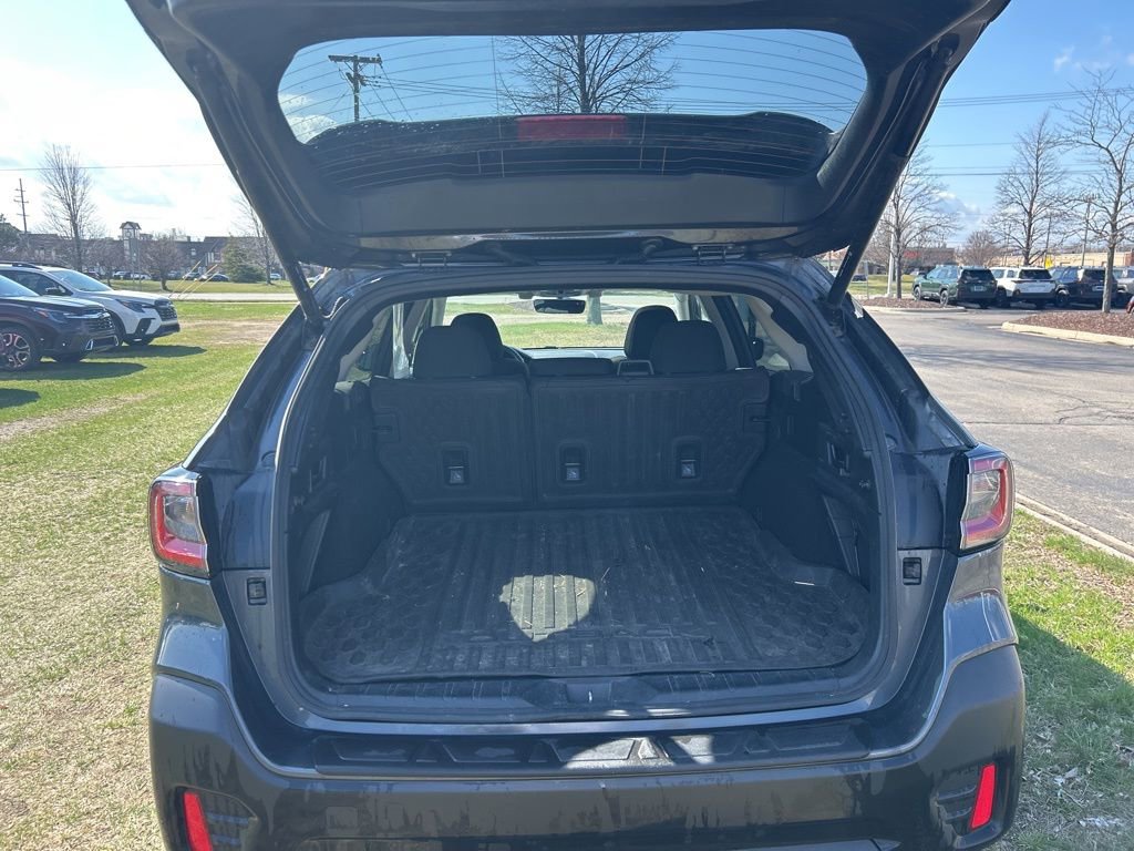 Used 2020 Subaru Outback Premium image 12
