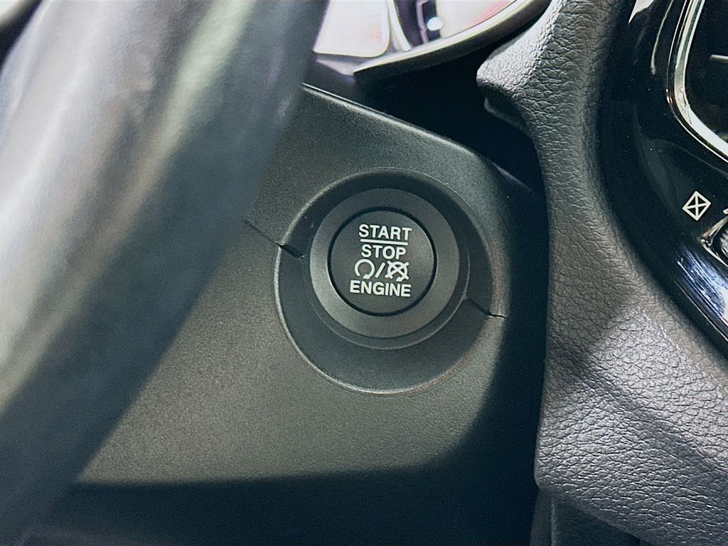 Used 2020 Jeep Compass Limited image 19