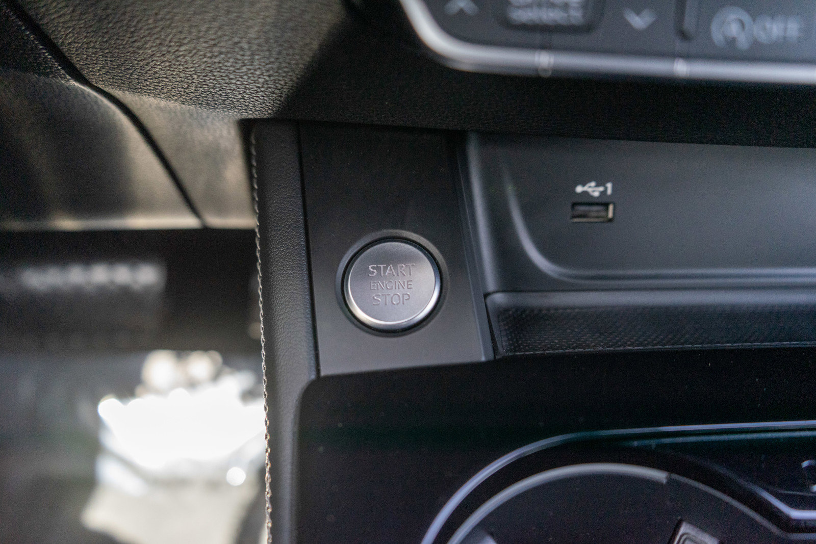 Used 2022 Audi A4 2.0T Premium Plus w/ Premium Plus Package AWD/4WD image 22