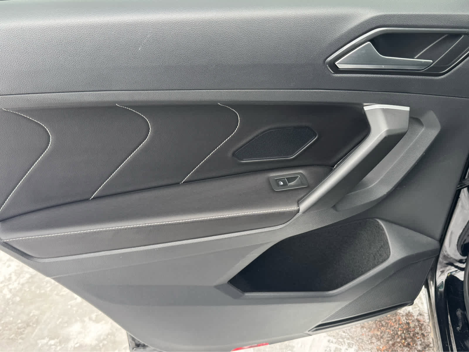 Certified 2024 Volkswagen Tiguan SE image 14