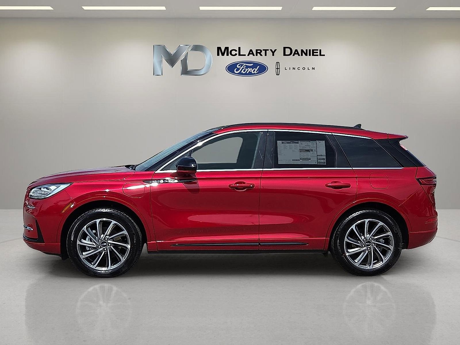 New 2025 Lincoln Corsair Grand Touring w/ Equipment Group 301A AWD/4WD image 3