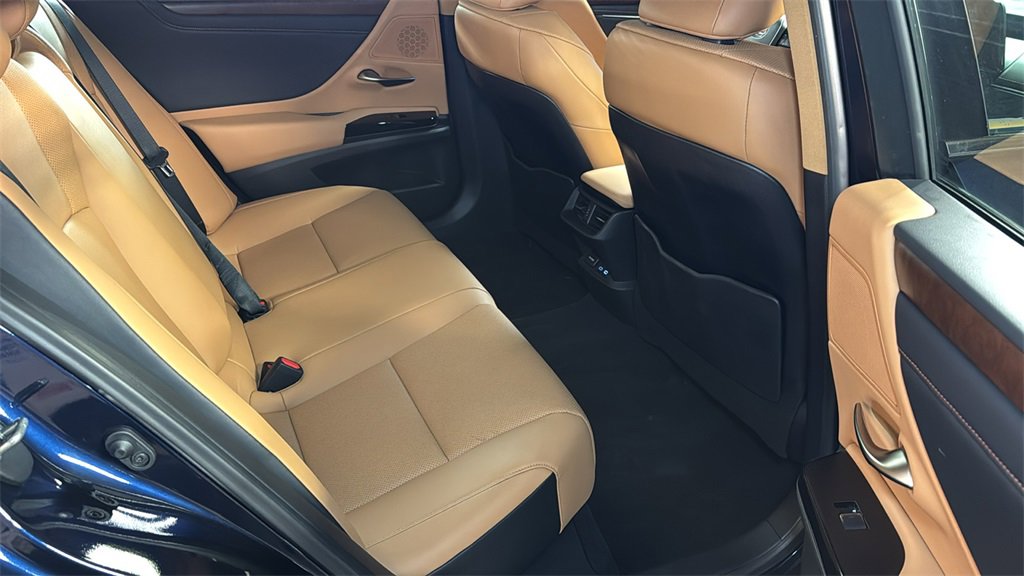 Used 2024 Lexus ES 350 w/ Premium Package image 14