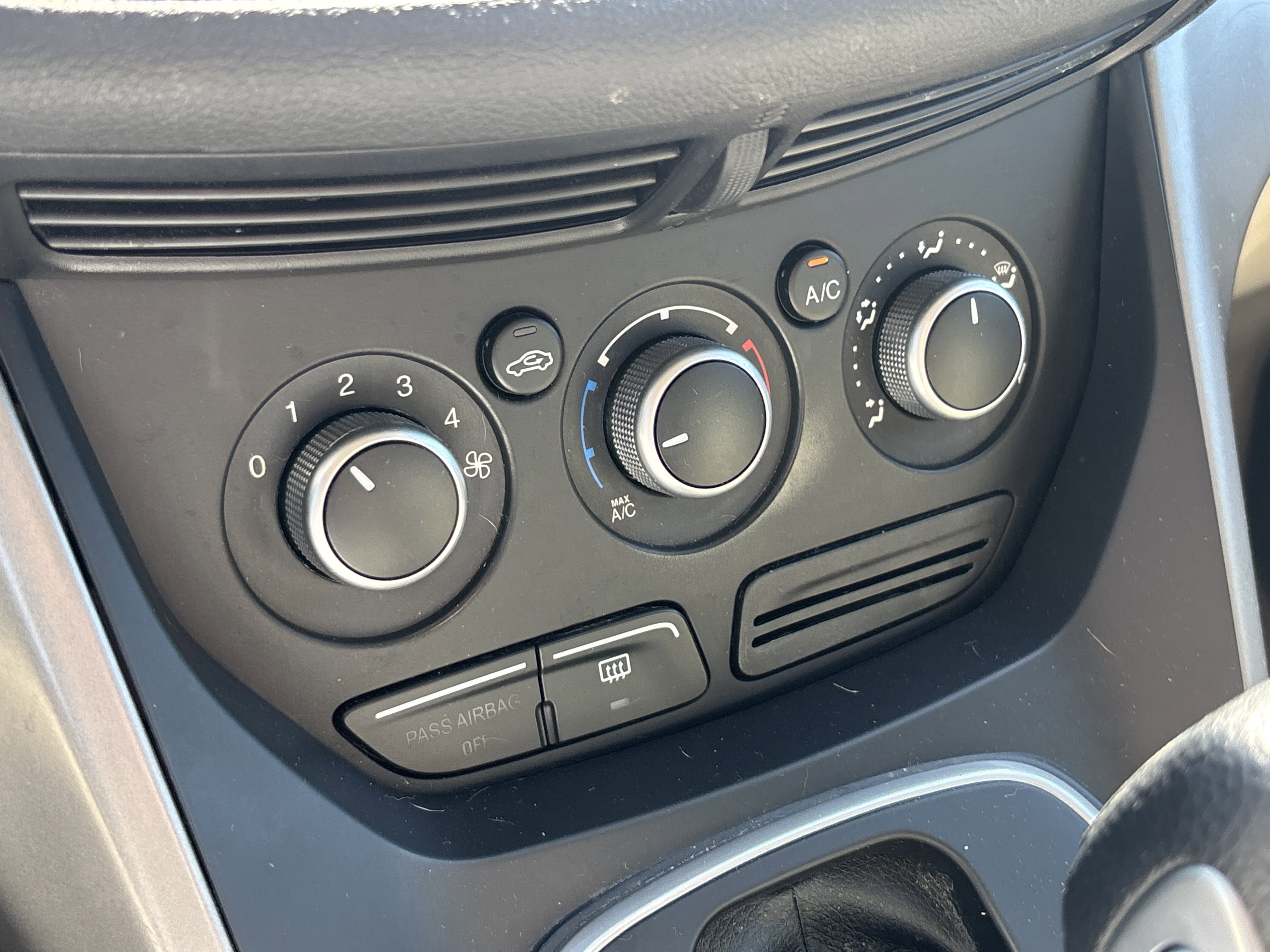 Used 2014 Ford Escape SE FWD image 29