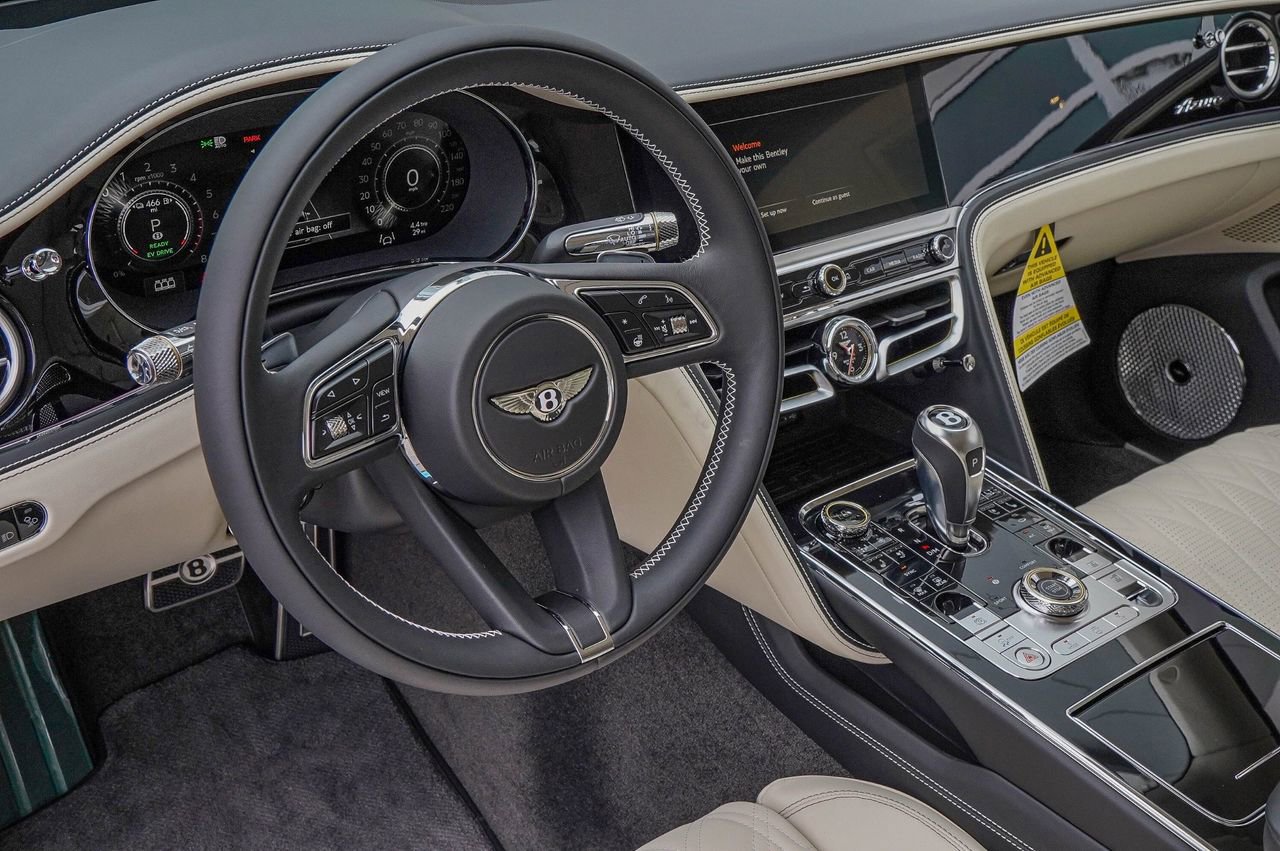 New 2026 Bentley Flying Spur Plug-In Hybrid image 2