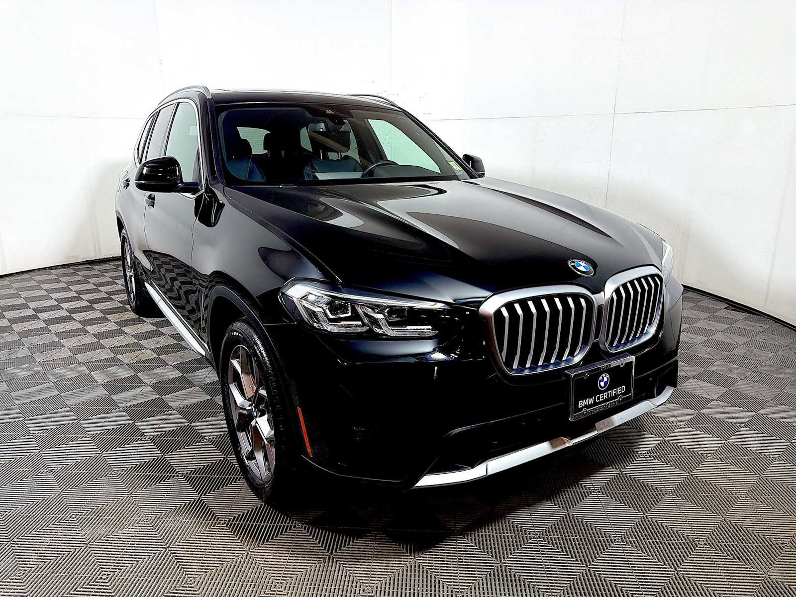 Certified 2024 BMW X3 xDrive30i w/ Convenience Package image 2