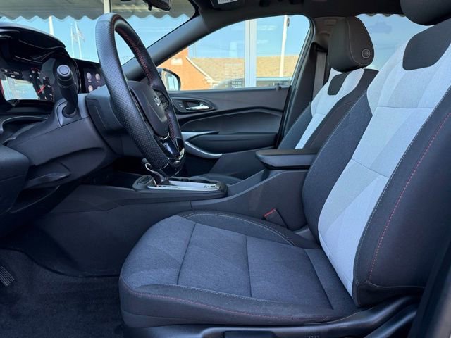 Used 2024 Chevrolet Trax RS w/ Driver Confidence Package image 16