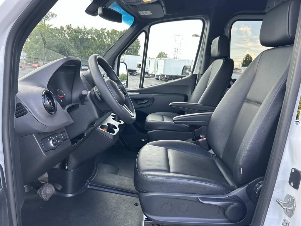Used 2022 Mercedes-Benz Sprinter 2500 image 26