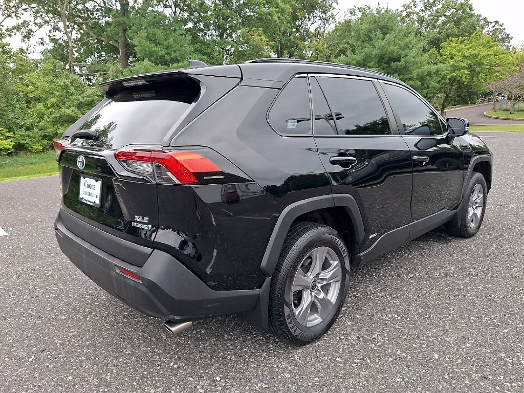 Used 2022 Toyota RAV4 XLE w/ Convenience Package AWD/4WD image 7