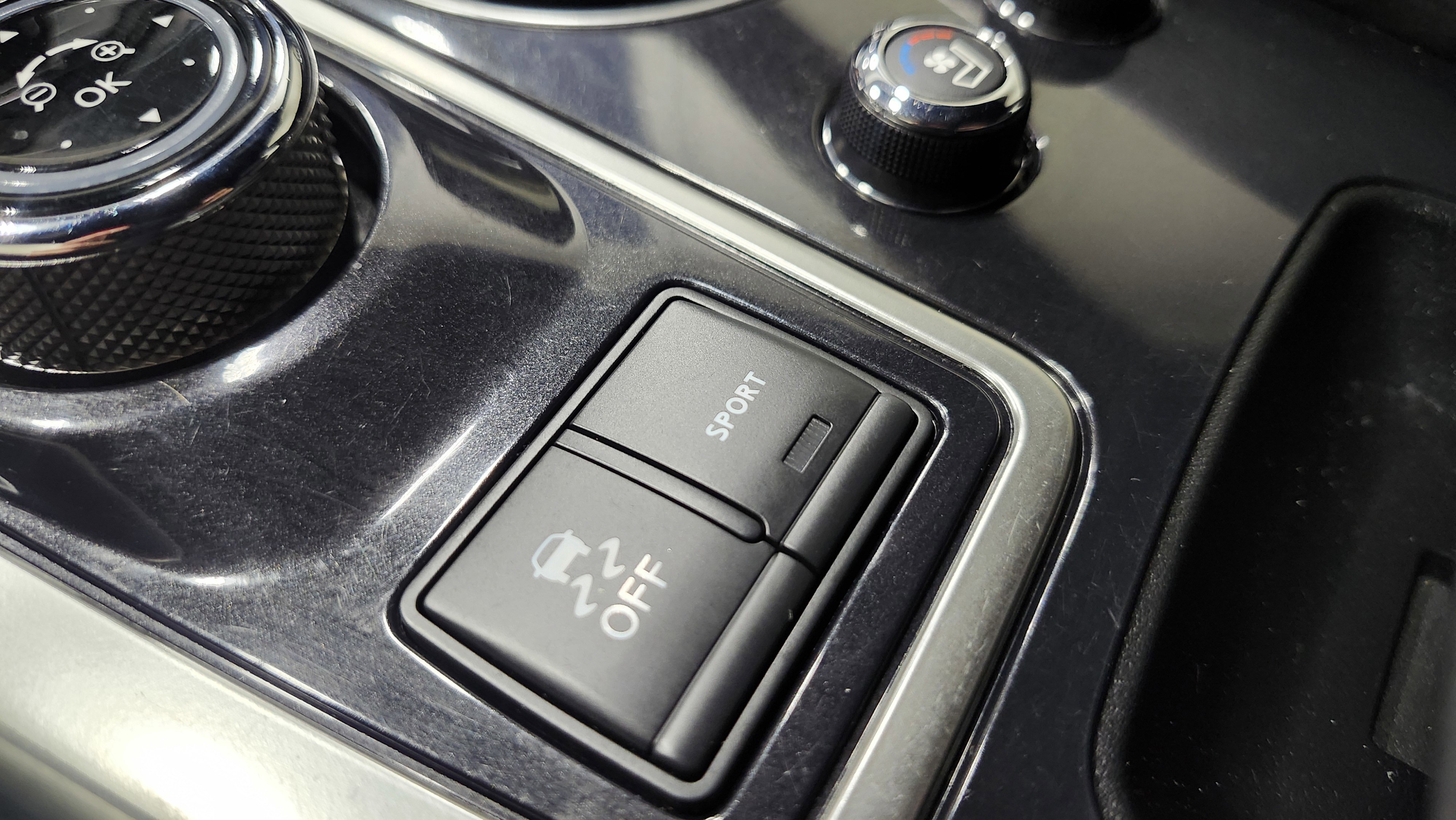 Used 2019 Nissan Maxima SR w/ Premium Package image 11