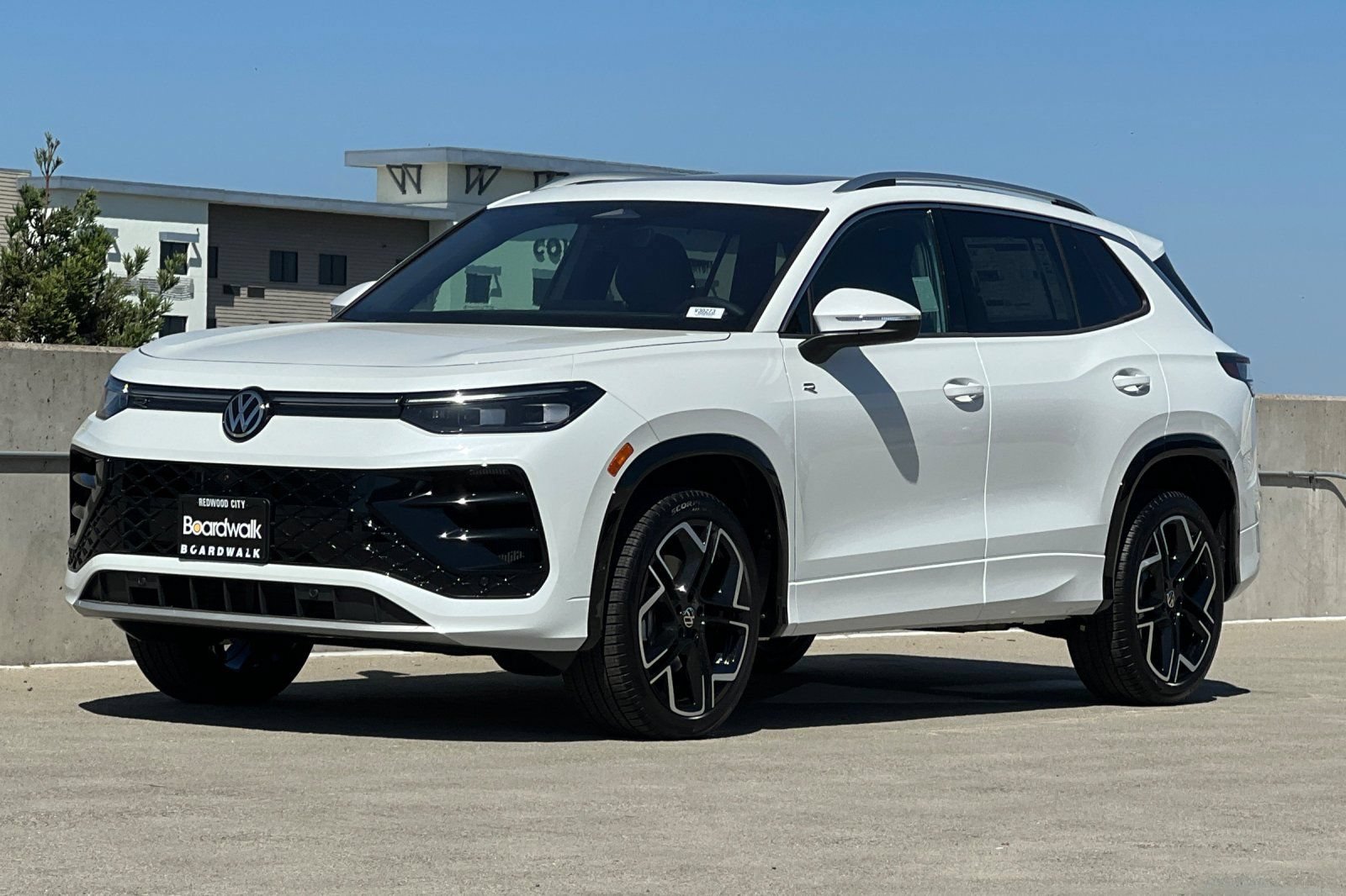 New 2026 Volkswagen Tiguan SEL R-Line AWD/4WD image 8