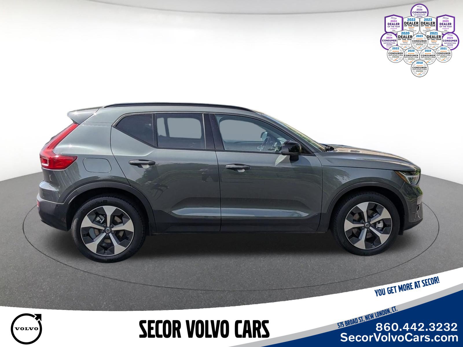 Certified 2026 Volvo XC40 B5 Plus AWD/4WD image 6