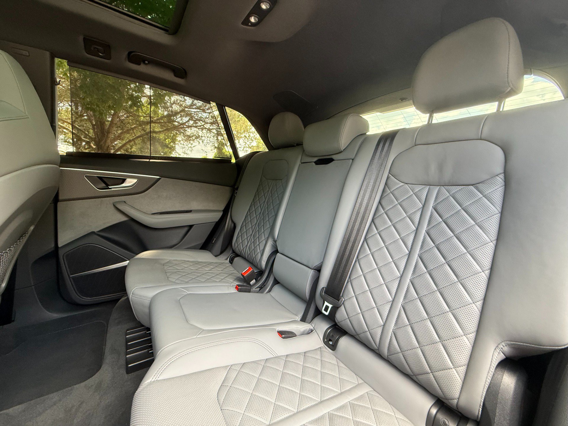 Used 2024 Audi SQ8 Prestige AWD/4WD image 27