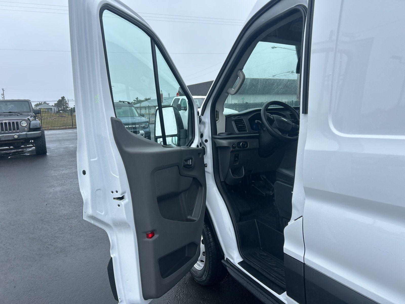 New 2026 Ford Transit 250 148 Medium Roof RWD image 13
