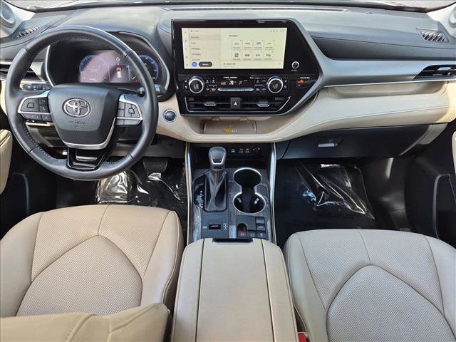 Used 2023 Toyota Highlander Limited FWD image 19