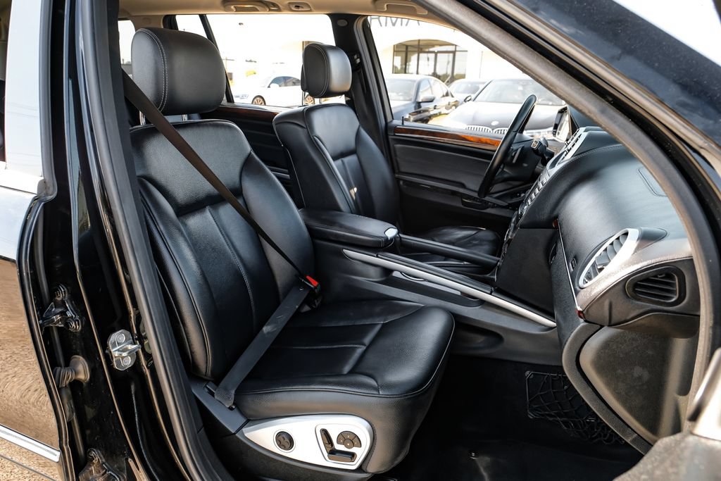 Used 2011 Mercedes-Benz GL 320 BlueTEC 4MATIC image 31