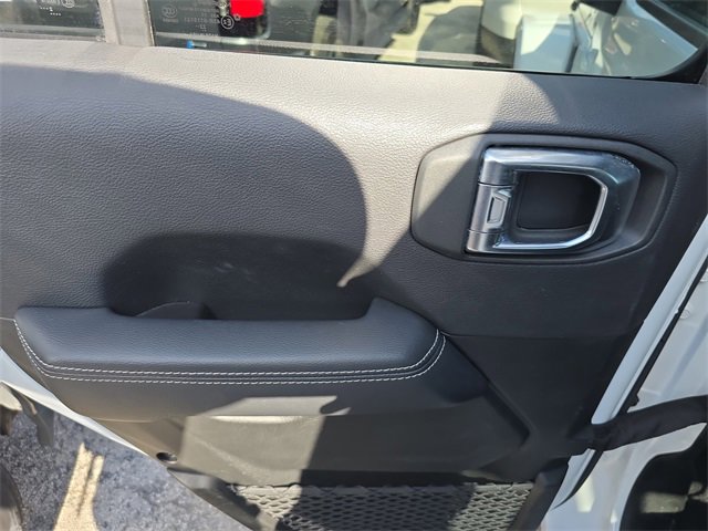 Used 2023 Jeep Gladiator Overland image 9