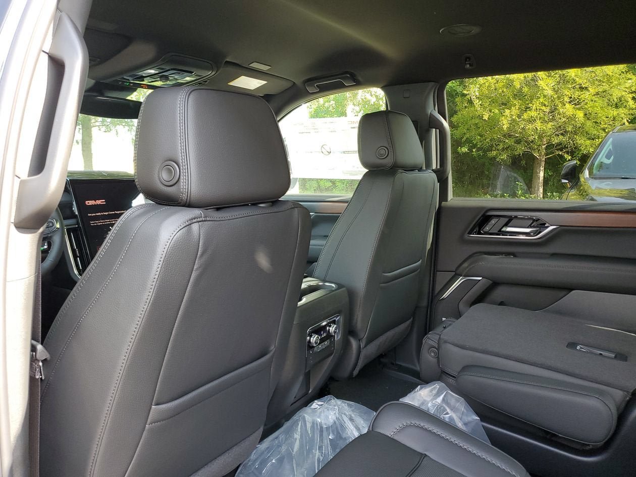 New 2026 GMC Yukon XL Denali RWD image 10